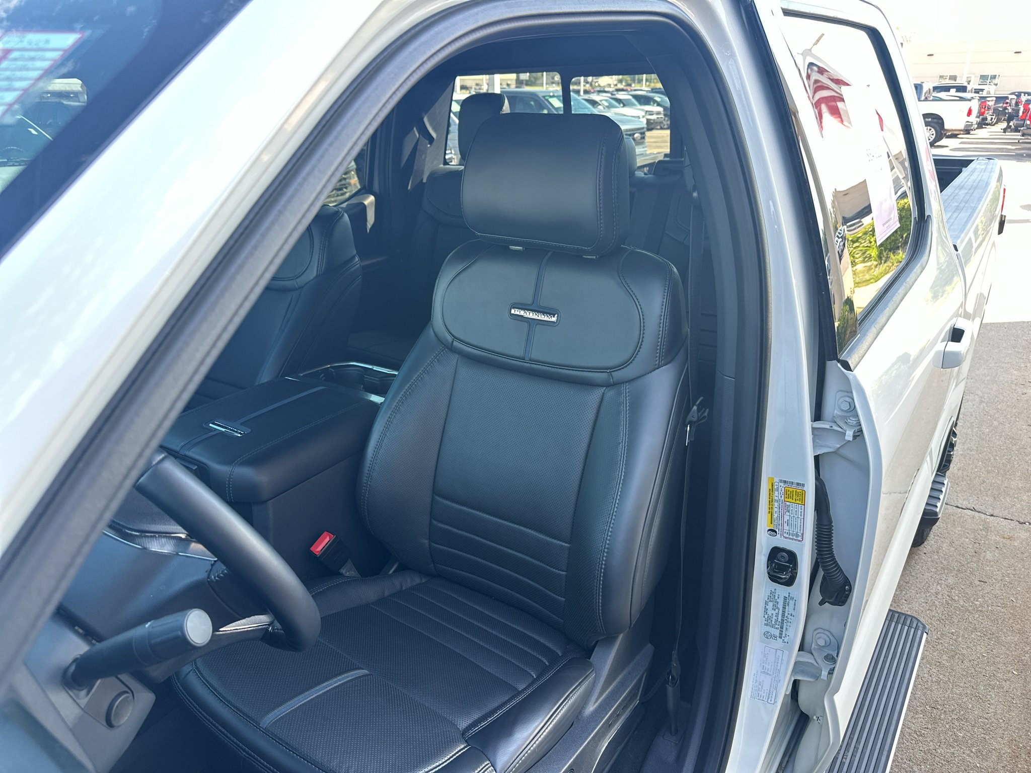 Used 2026 Oxford White Ford PLATINUM image 31