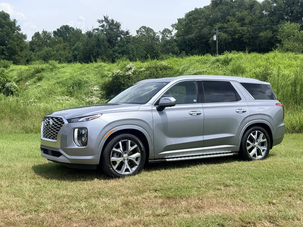 Used 2021 Gray Hyundai Limited 4dr SUV image 1