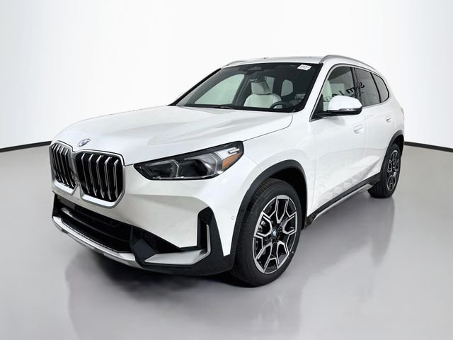 New 2026 White Metallic BMW xDrive28i image 3