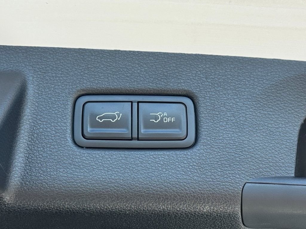 Used 2024 White Kia SX-Prestige image 21