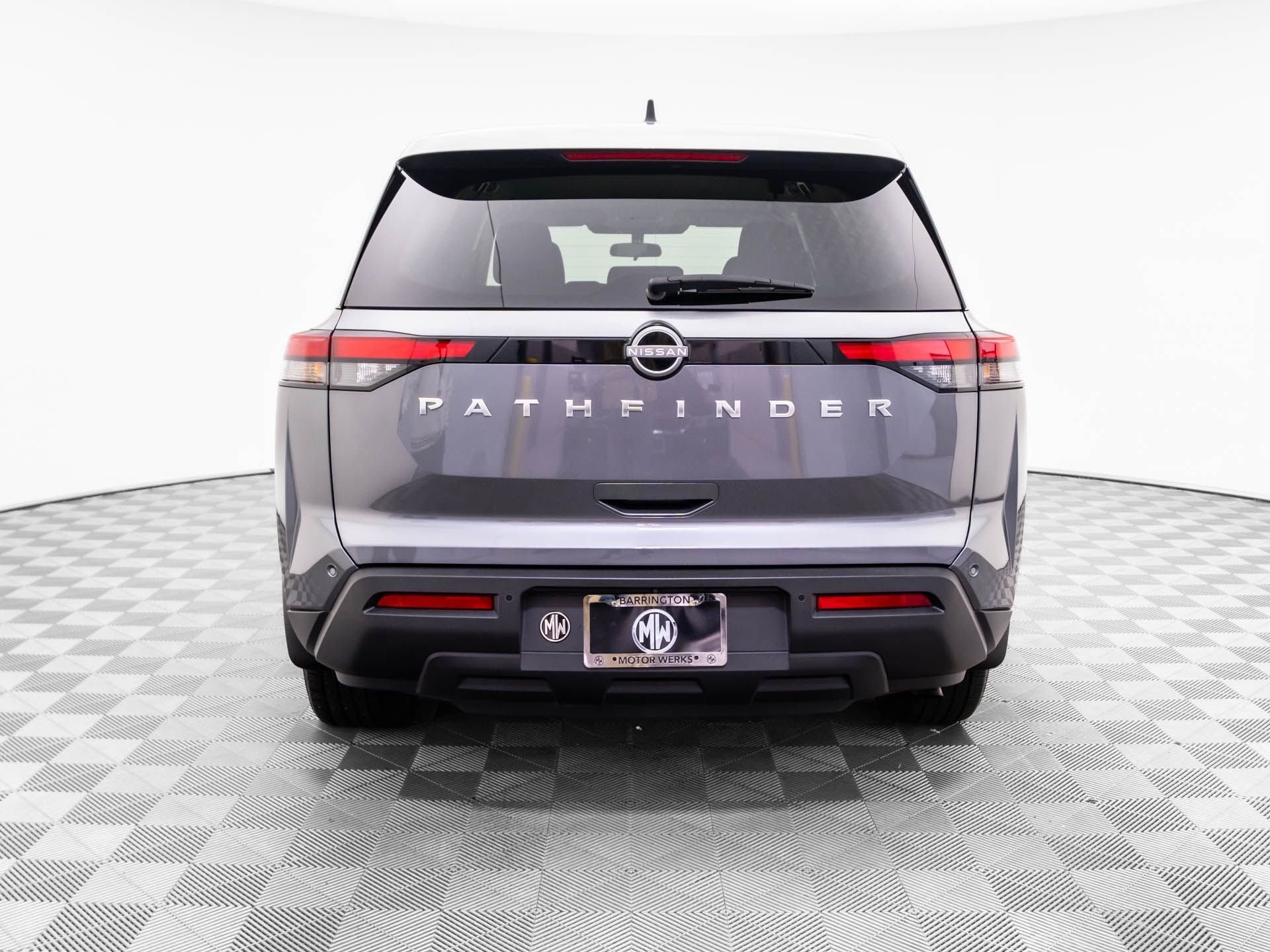 2024 Nissan Pathfinder S photo 2