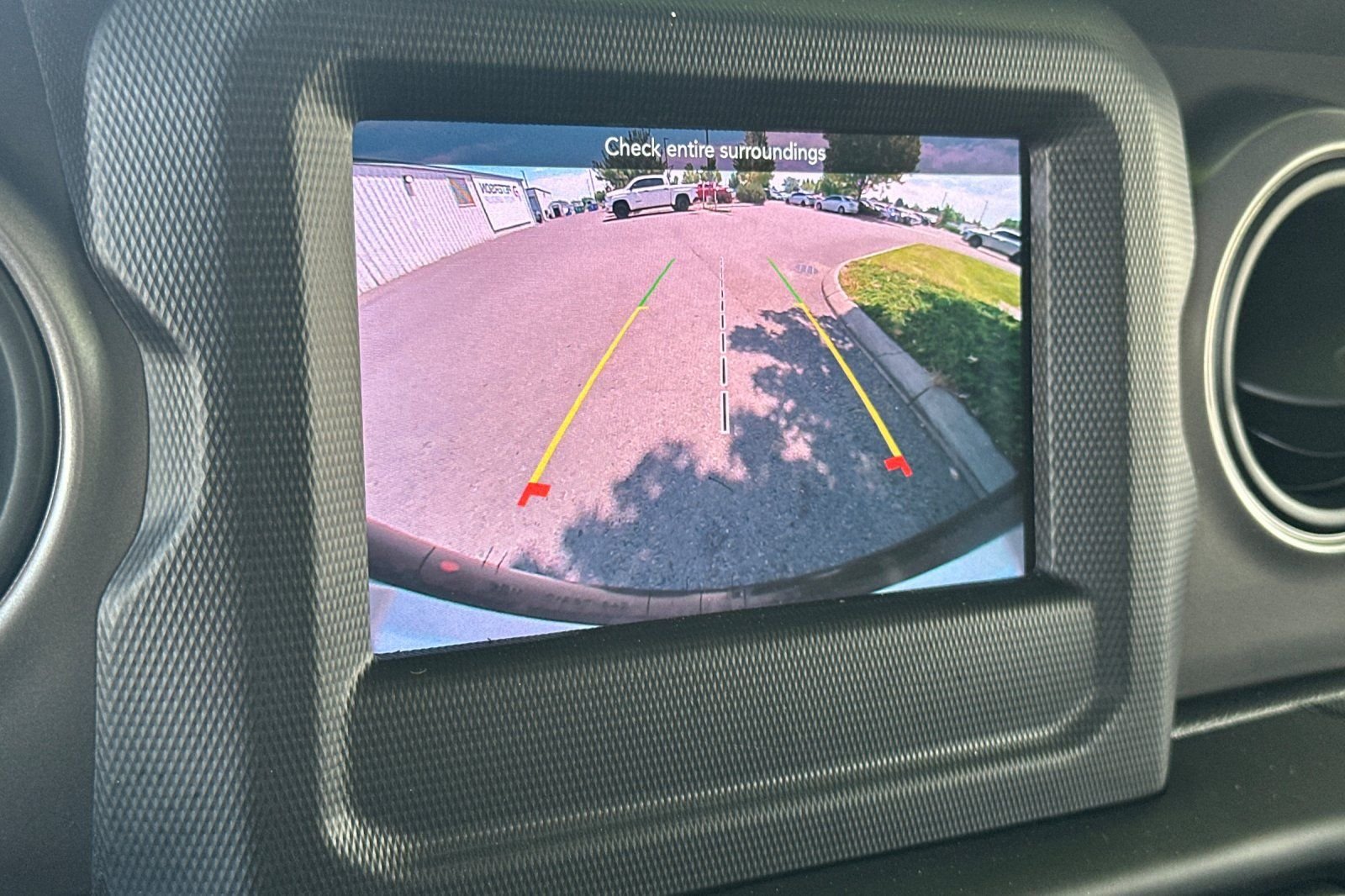 Used 2021 Red Jeep Sport S image 19
