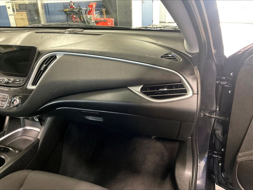 Used 2023 Gray Chevrolet LT image 13