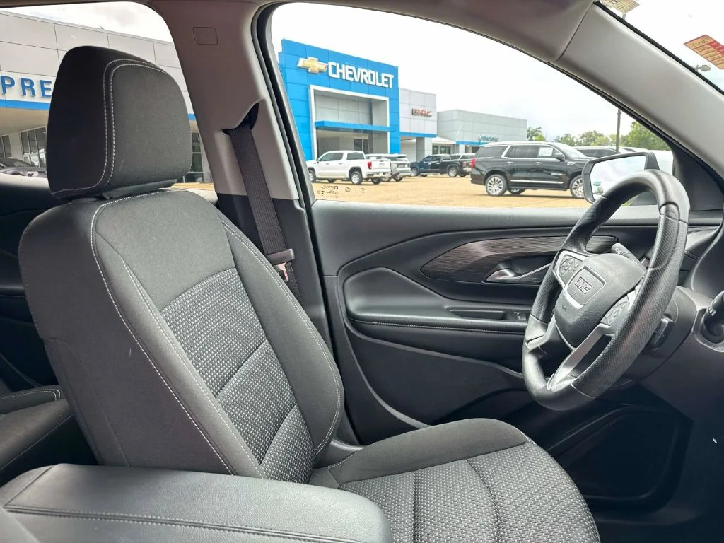 Used 2024 White GMC SLE image 17
