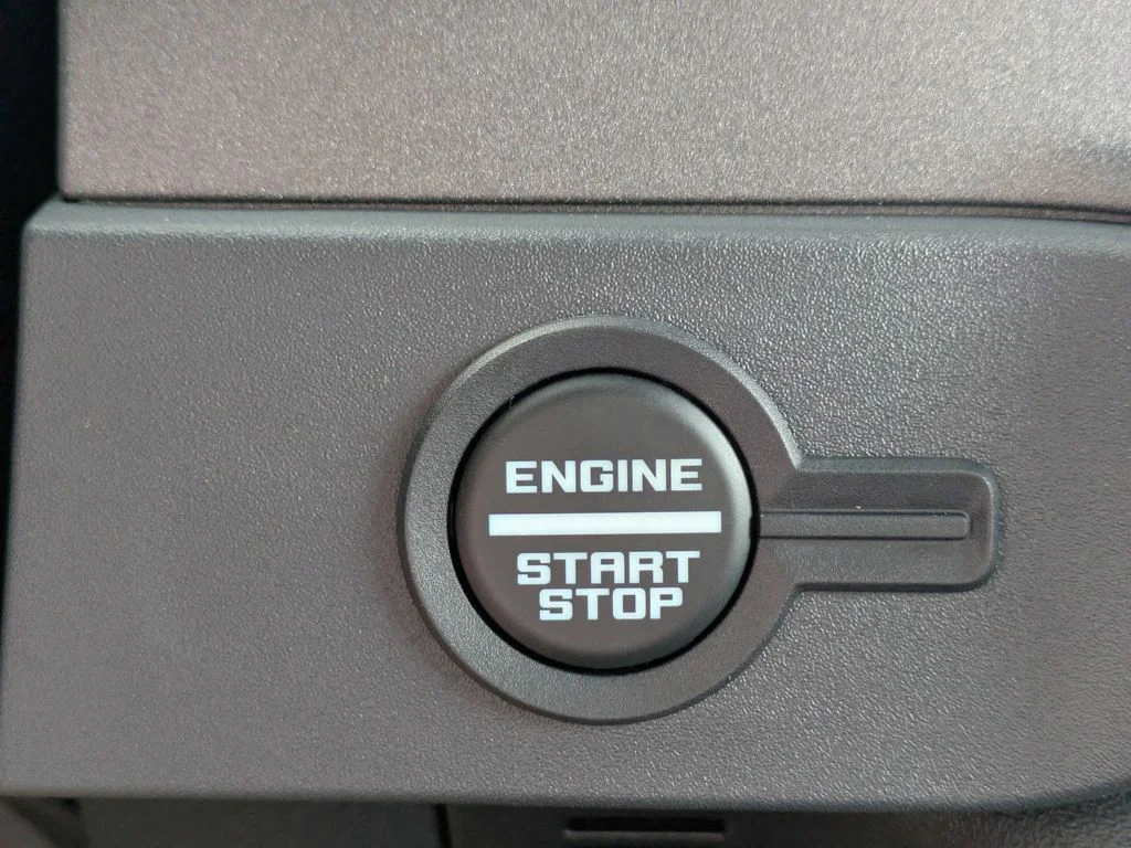 New 2026 Avalanche Gray Ford Base image 27