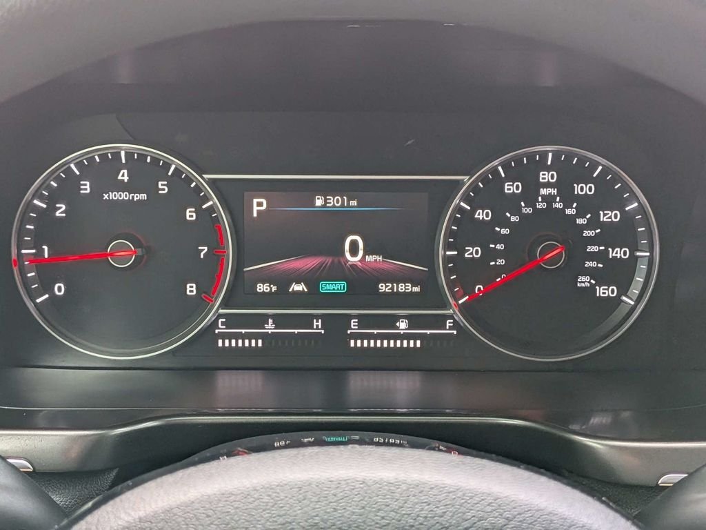 Used 2023 White Kia LX image 37