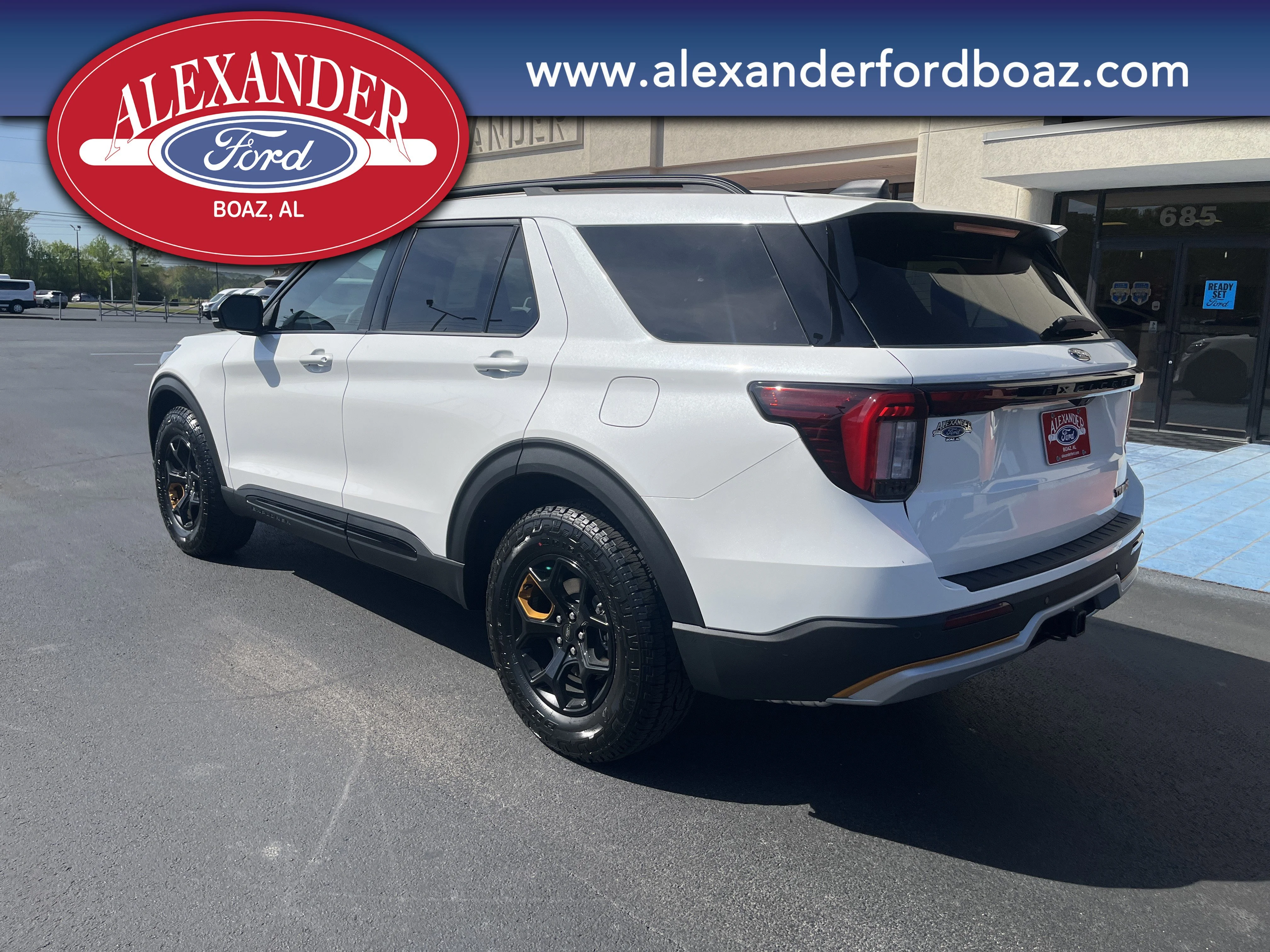 New 2026 Star White Metallic Tri-Coat Ford Tremor® image 2
