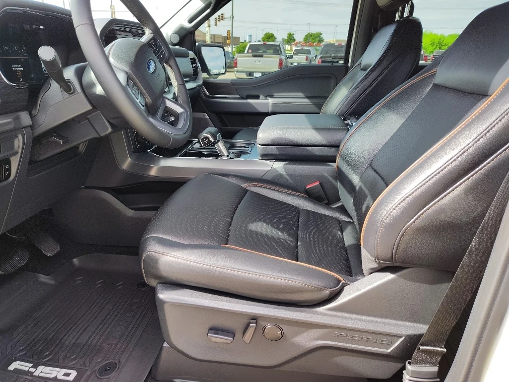 Used 2025 Star White Ford LARIAT image 14