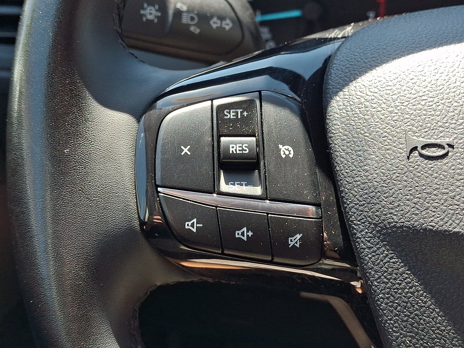 Used 2022 Agate Black Metallic - UM Ford SE image 20