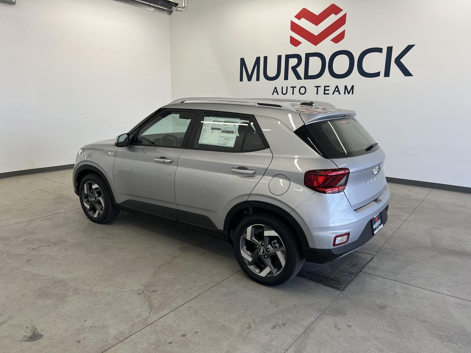 New 2026 Shimmering Silver Hyundai SEL image 2