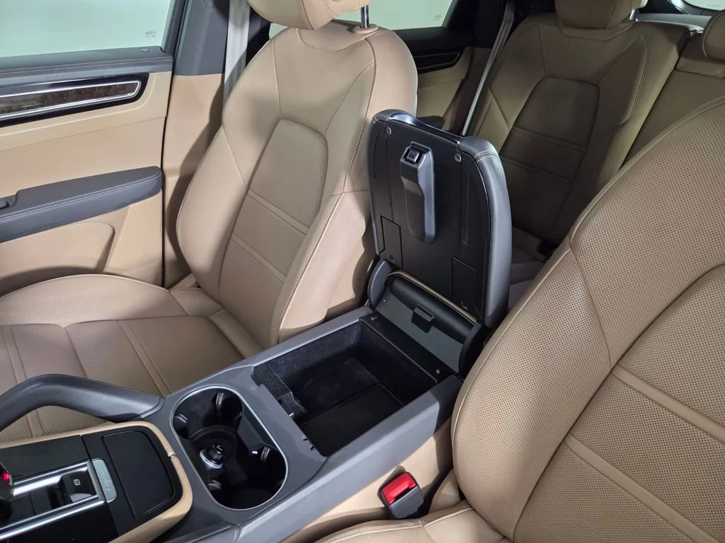 Used 2023 Chalk Porsche Platinum Edition image 21