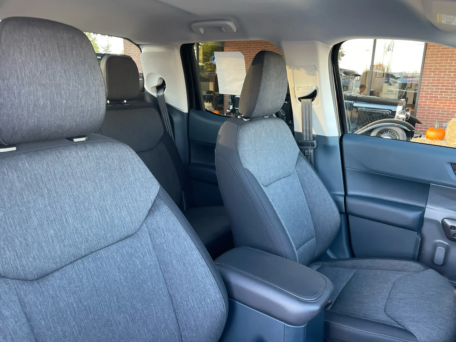 New 2025 Shadow Black Ford XLT image 17