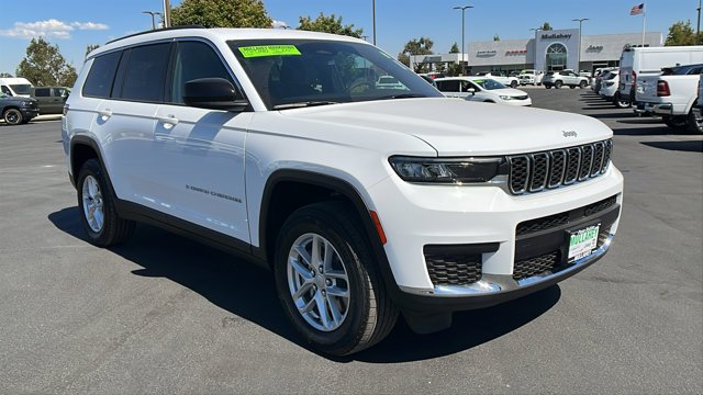 New 2026 Bright White Clear-Coat Exterior Paint Jeep Laredo image 1