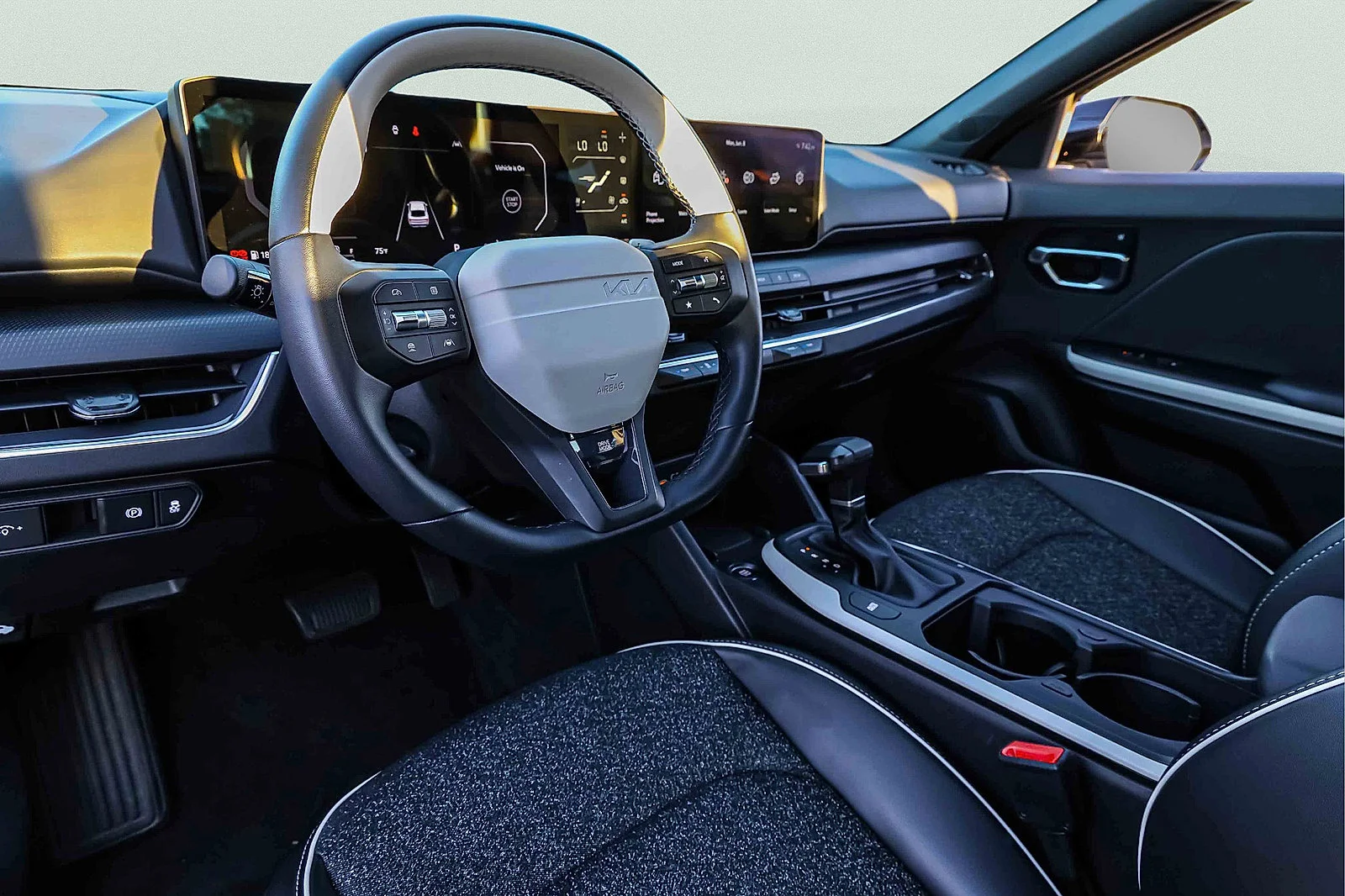 Certified Used 2025 Snow White Pearl Kia GT-Line image 6