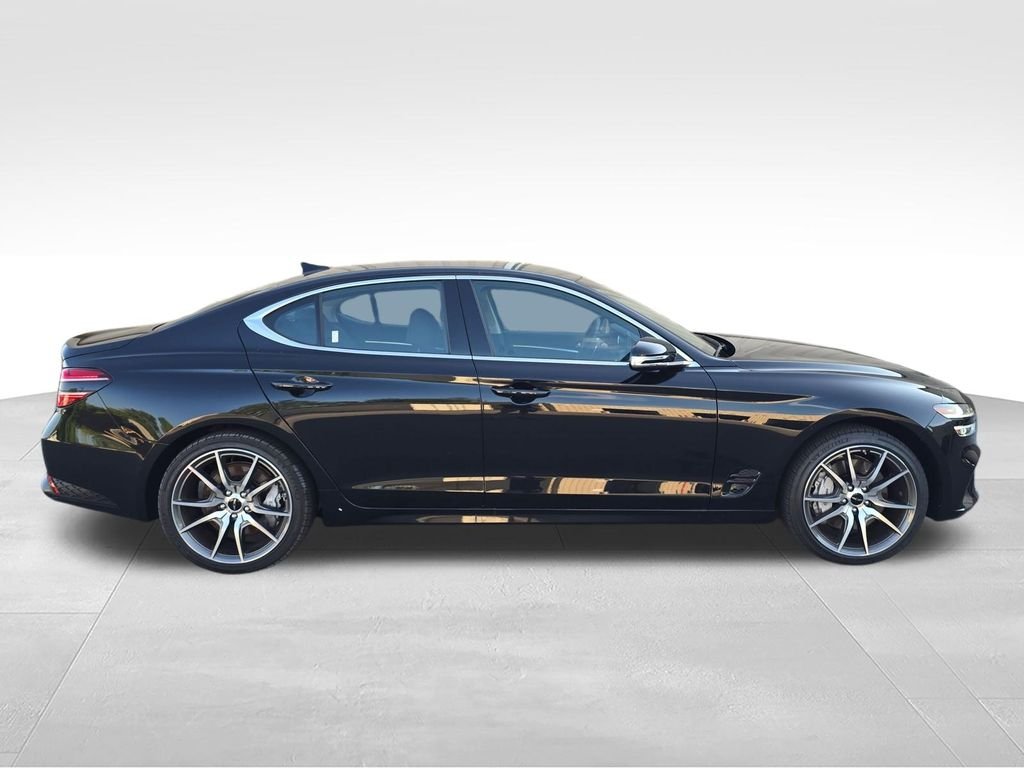 2026 GENESIS G70 Standard - Photo 6