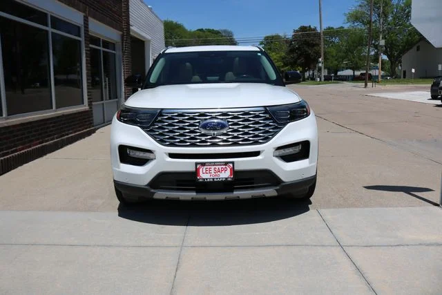 Used 2020 White Metallic Ford Platinum image 3