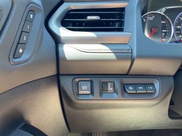Used 2022 White GMC AT4 image 19