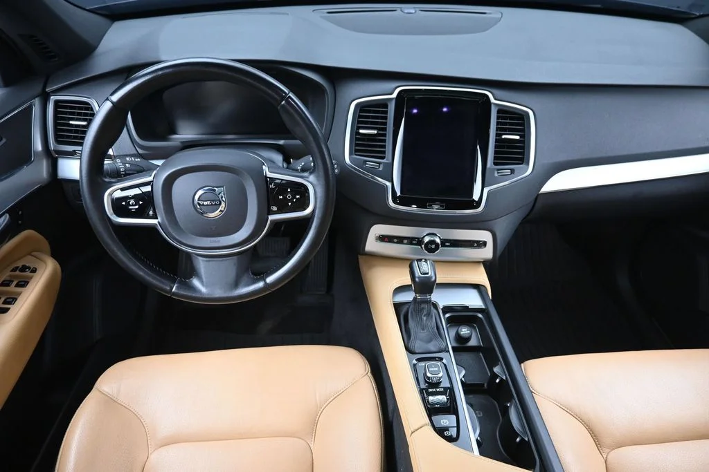 Used 2017 Blue Volvo T6 Momentum image 15