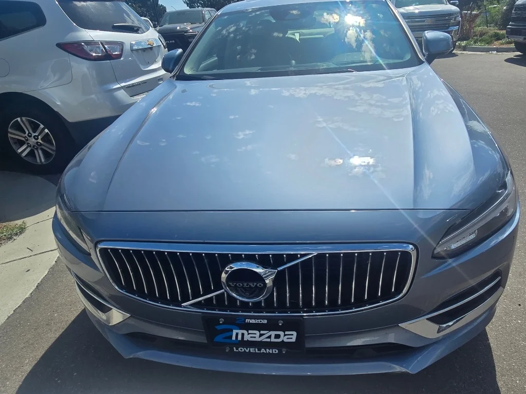 Used 2017 Mussel Blue Metallic Volvo Inscription image 17
