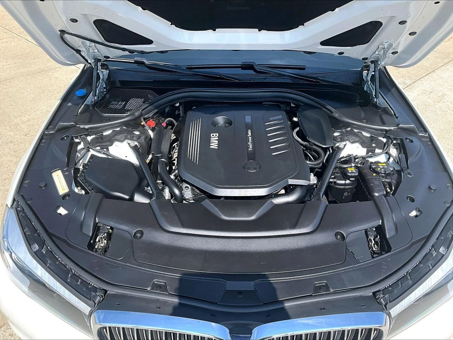 Used 2018 White BMW 740i xDrive image 11