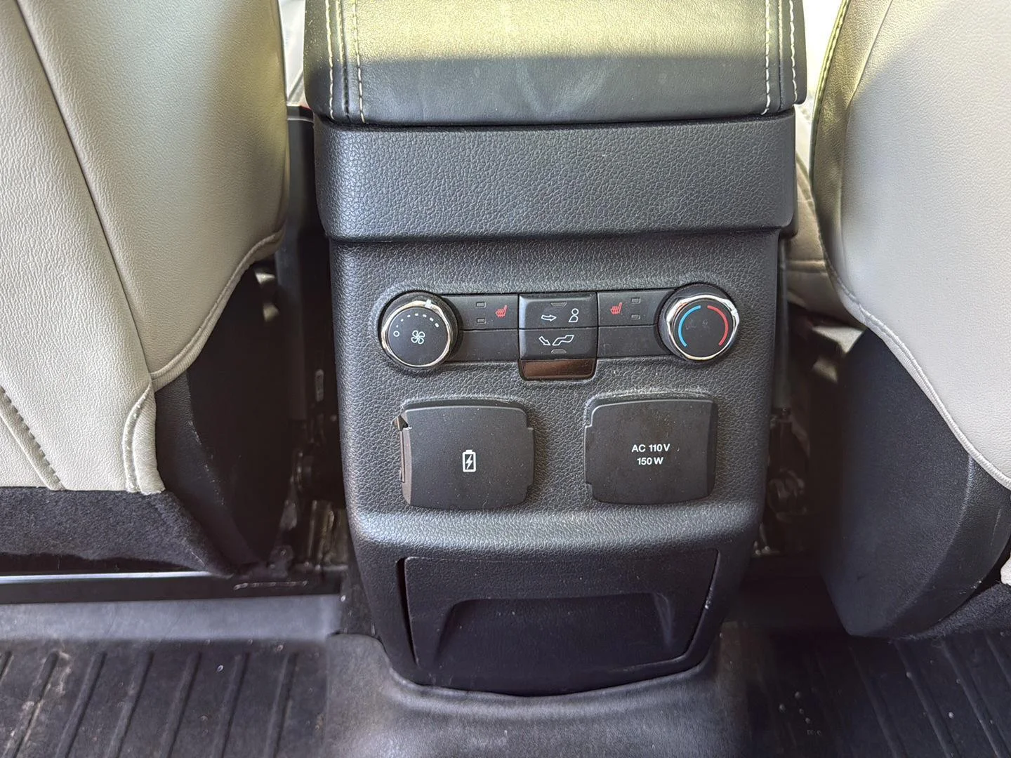 Used 2019 White Platinum Tri-Coat Metallic Ford Platinum image 25