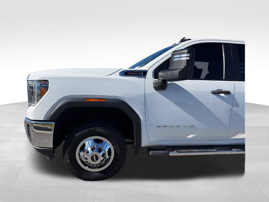 Used 2022 White GMC Pro image 23