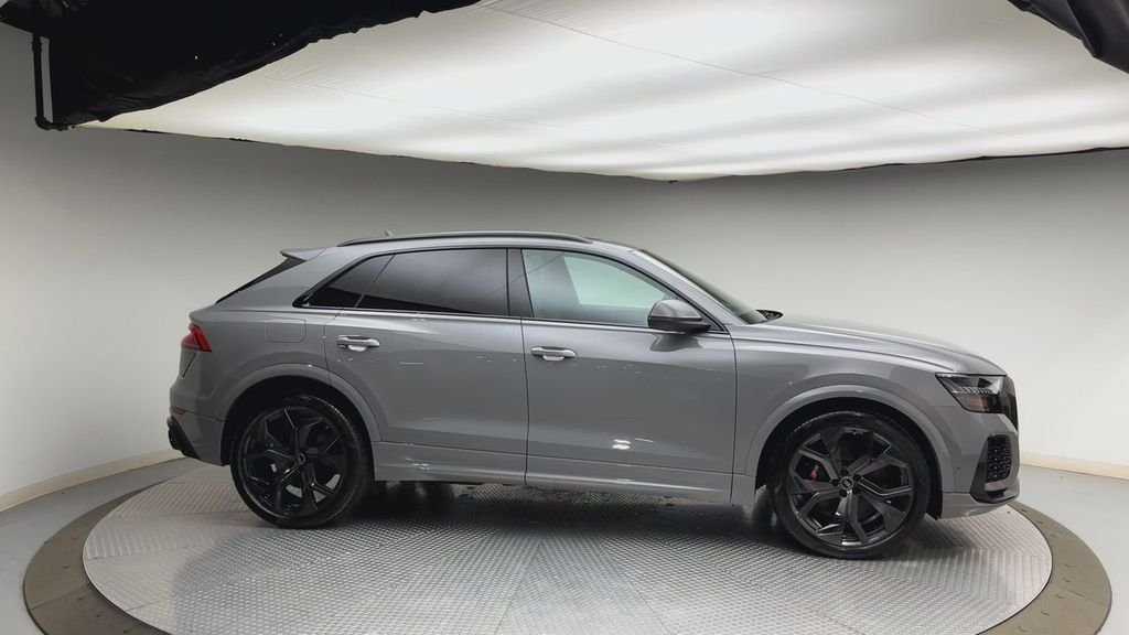Used 2023  Audi 4.0T image 9