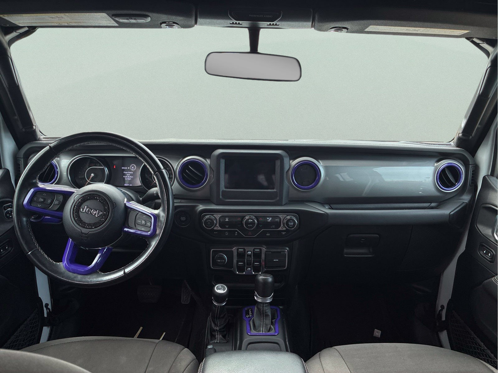 Used 2021 White Jeep Unlimited Sahara image 13
