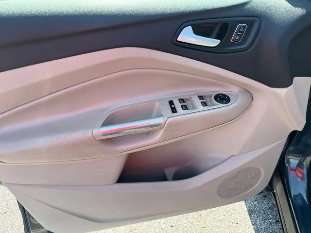 Used 2019 Green Ford SE image 9