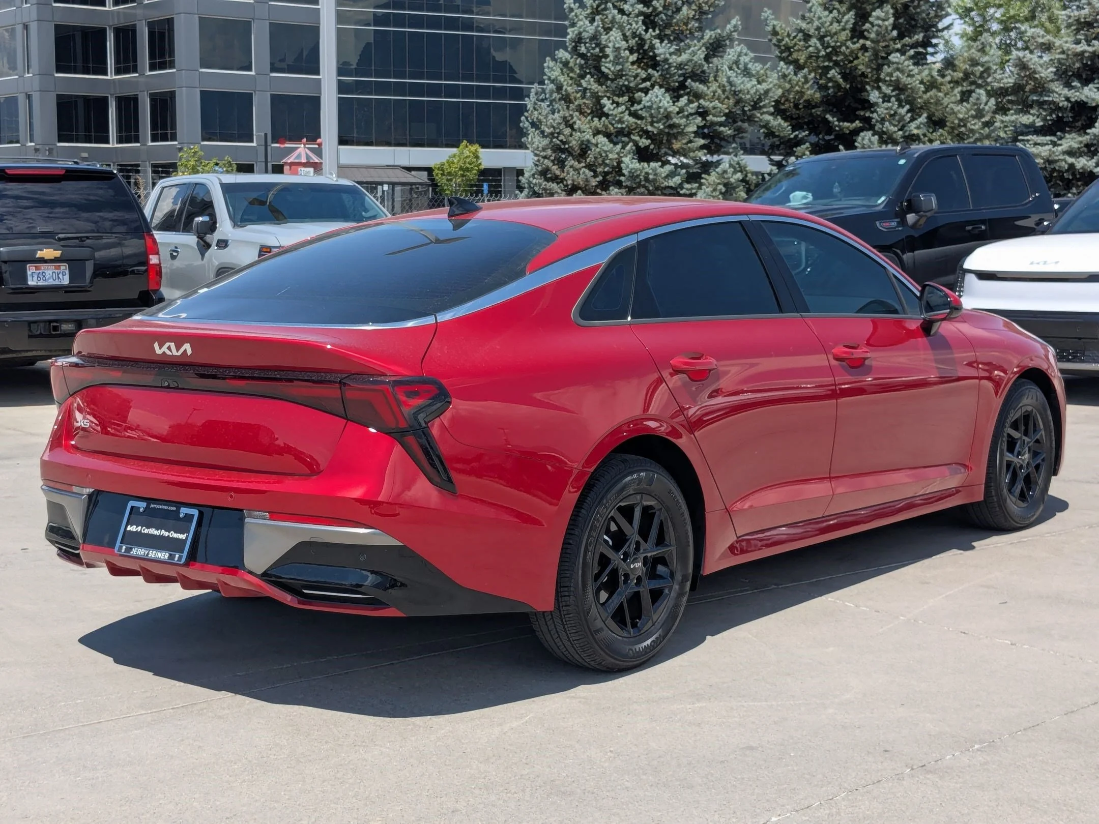 Used 2025 Runway Red Kia LXS image 5