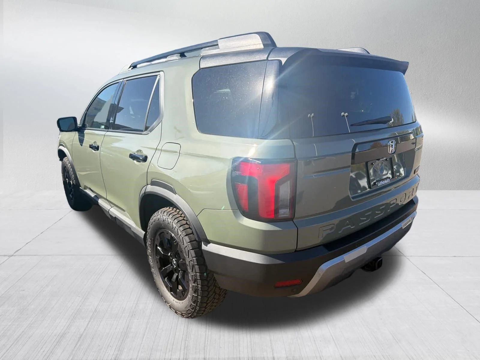 Certified Used 2026 Ash Green Metallic Honda TrailSport Elite image 8