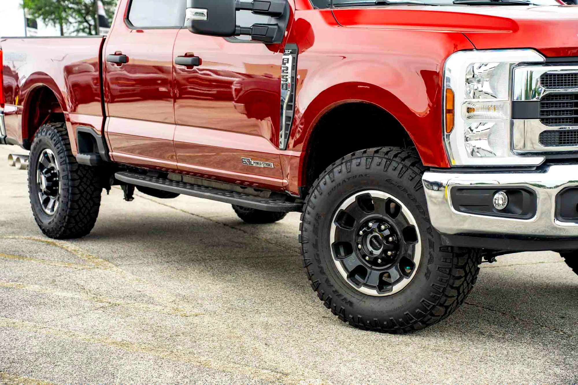 New 2026 Ruby Red Metallic Tinted Clearcoat Ford XLT image 2