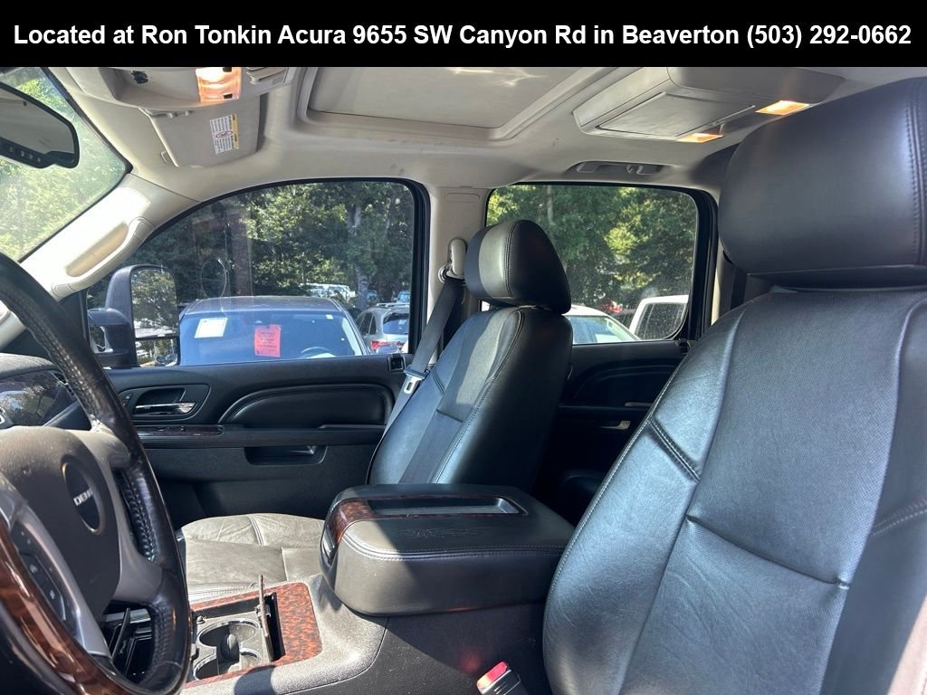 Used 2014 Onyx Black GMC Denali image 8