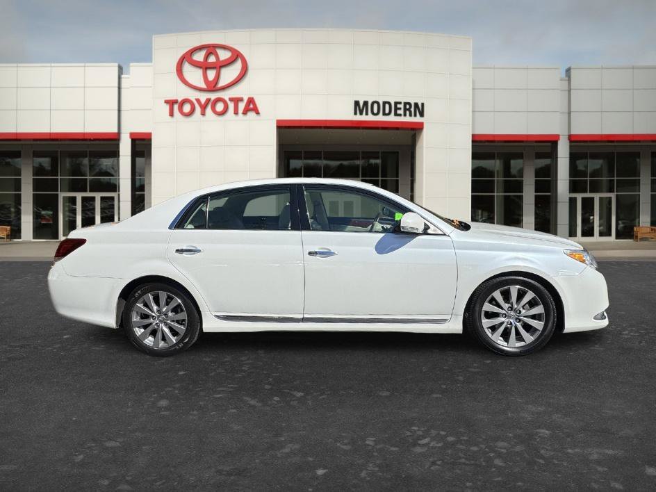 Used 2012 Blizzard Pearl Toyota Limited image 4
