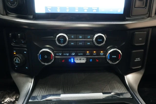 Used 2023 WHITE Ford Platinum image 37
