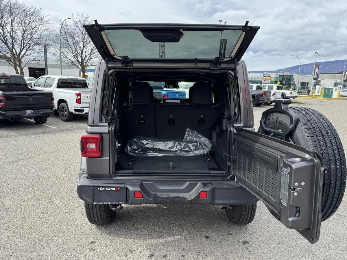 New 2026 Grey Jeep Sahara 4 Door 4x4 image 7