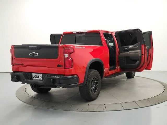 2023 Chevrolet Silverado 1500 ZR2 - Photo 15