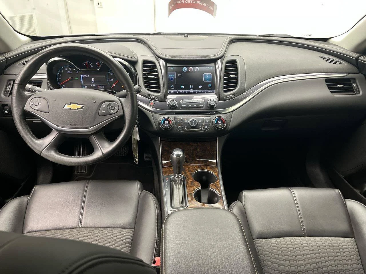 Used 2015 SILVER ICE METALLIC Chevrolet LT image 4