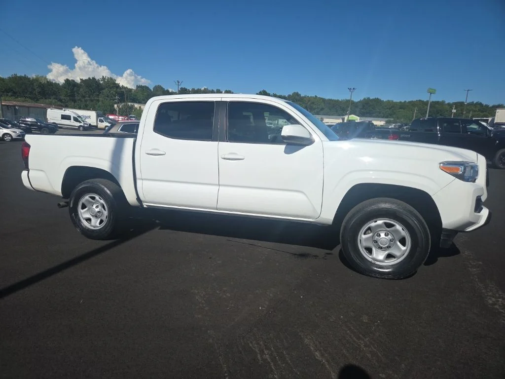 Used 2023 White Toyota SR image 20