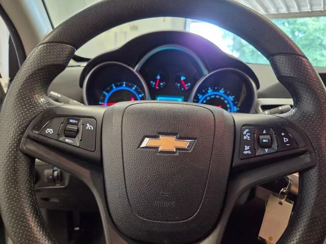 Used 2016 SILVER ICE METALLIC Chevrolet LT image 24