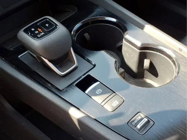 Used 2024  Nissan SV image 11