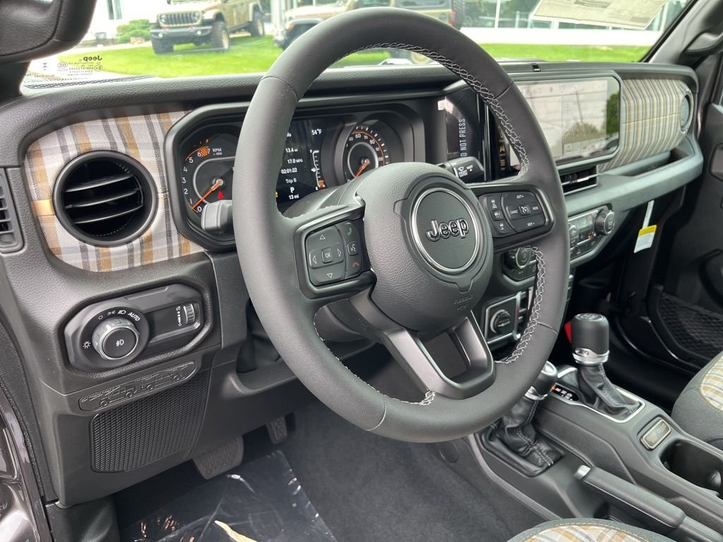 New 2026 Granite Crystal Metallic Clearcoat Jeep 85th Anniversary Edition image 3