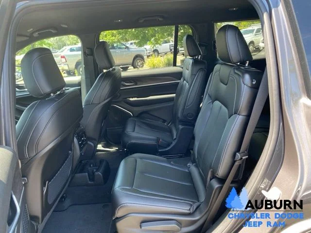 New 2026 Baltic Gray Metallic Clear-Coat Exterior Paint Jeep Limited image 24