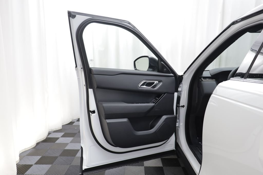 New 2026 Fuji White LAND ROVER S image 5