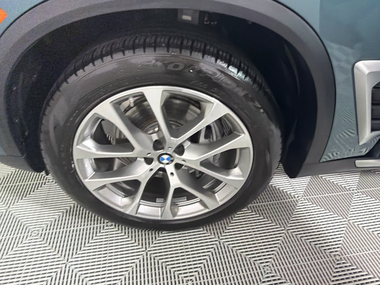 Used 2024 Blue Ridge Mountain Metallic BMW xDrive40i image 11