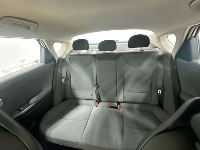 New 2026 Snow White Pearl Kia LXS image 24