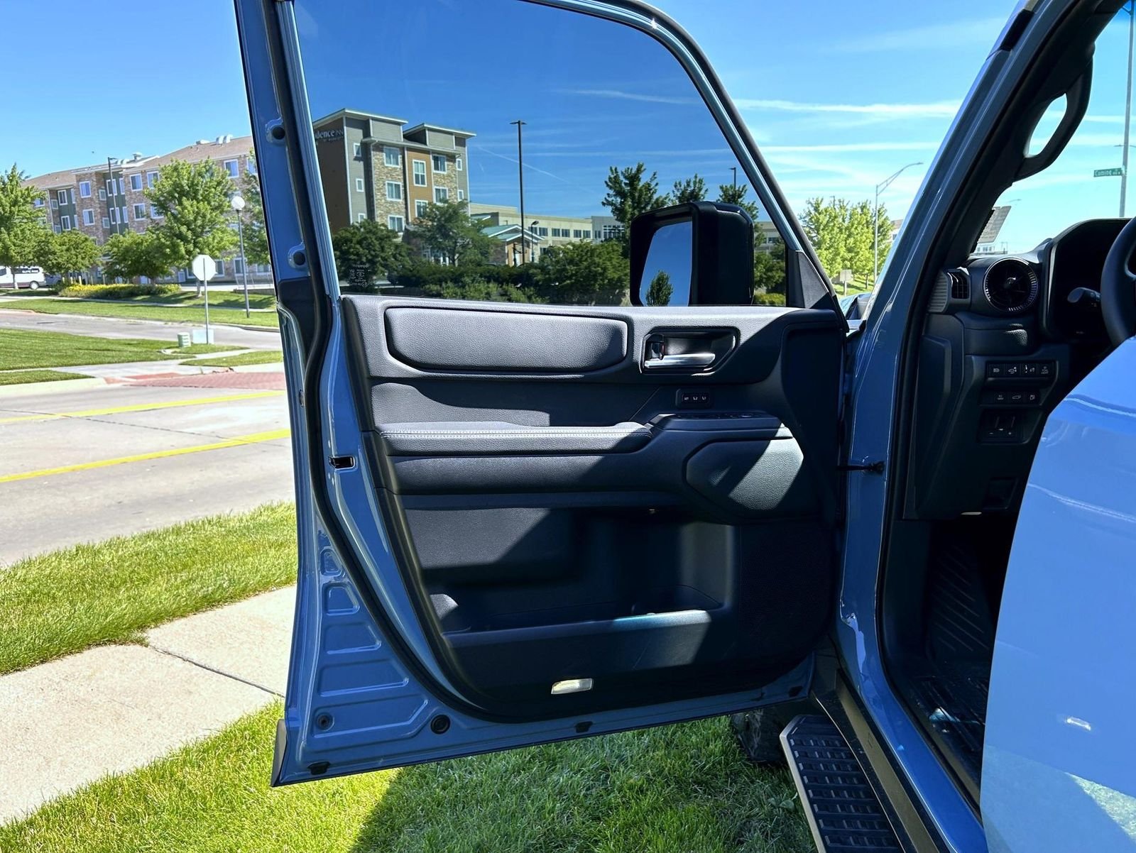 Used 2025 Blue Toyota Base image 9