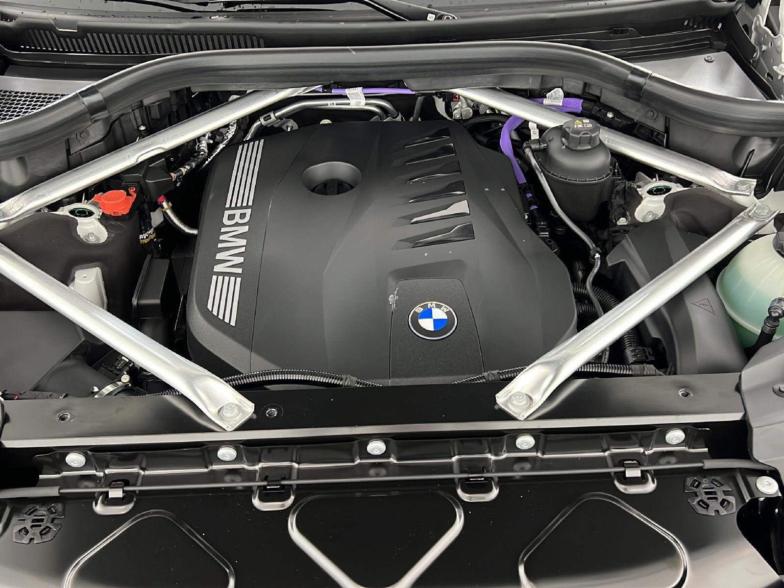 New 2027 Mineral White Metallic BMW xDrive40i image 29