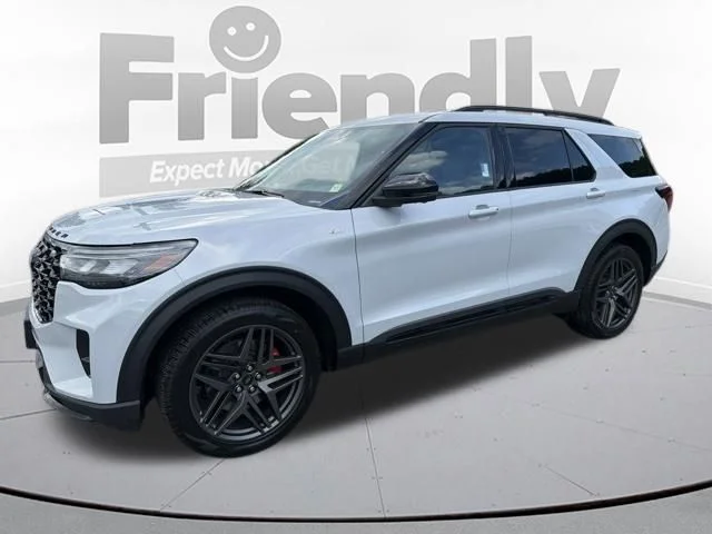 New 2026 Space White Metallic Ford ST-Line image 2