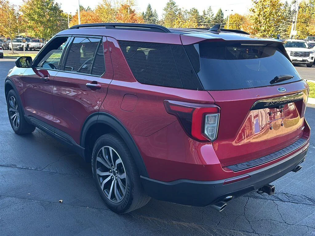 Used 2022 Rapid Red Metallic Tinted Clearcoat Ford ST-Line image 3